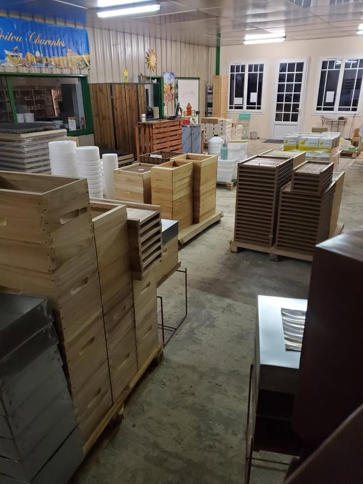magasin à saint mandé sur brédoire le rucher de la brédoire